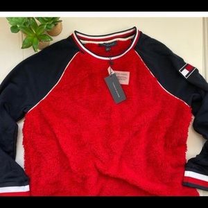 Tommy Hilfiger Red Sherpa Crewneck Sweater M.  J9XH7222